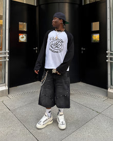 INTERNATIONAL LONGSLEEVE BLACK/WHITE